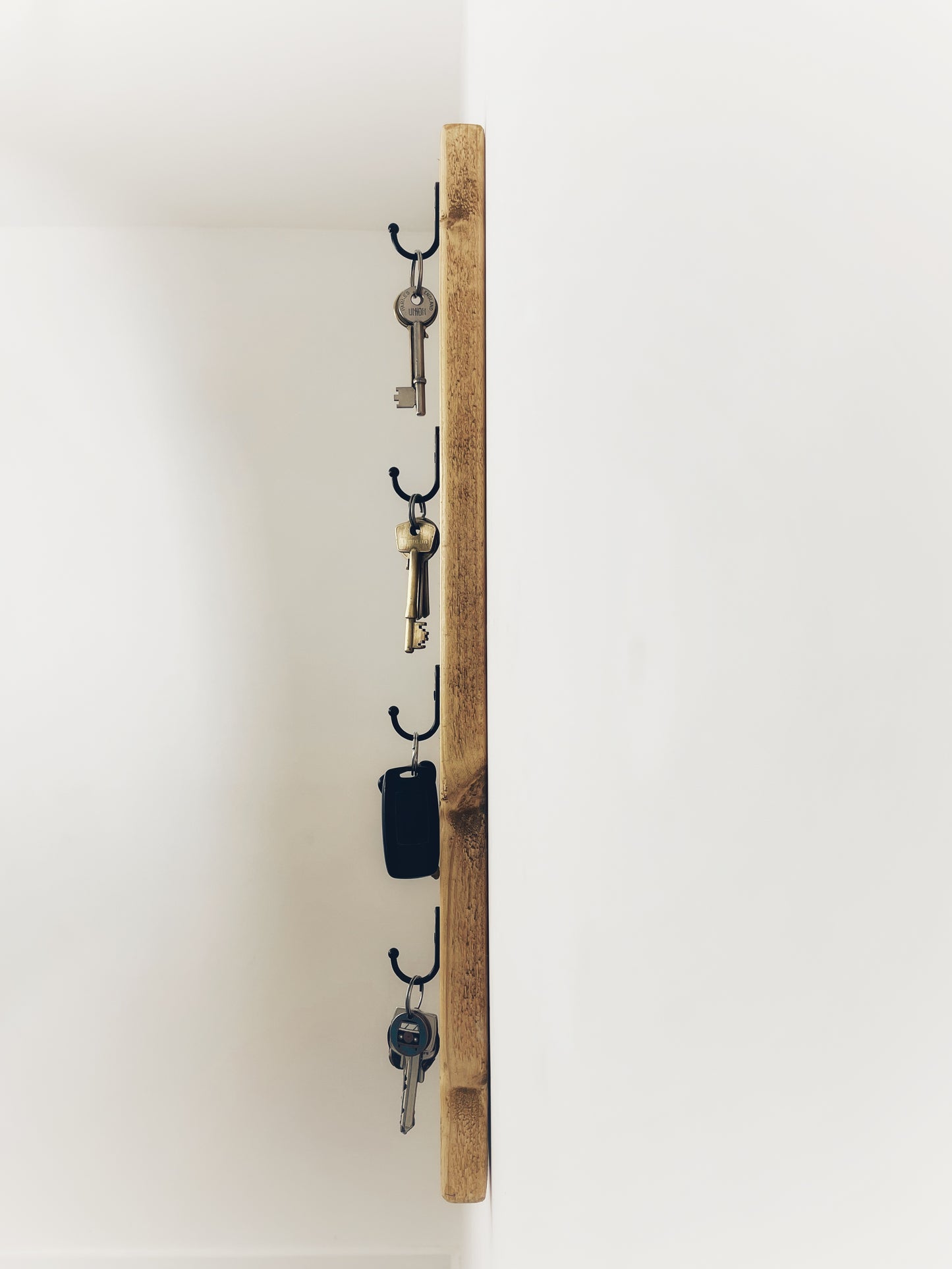 Slim Vertical 4 Key Hook Holder