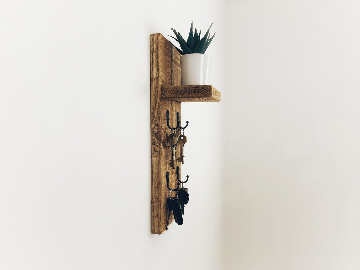 4 Key Hook Holder with Top Shelf